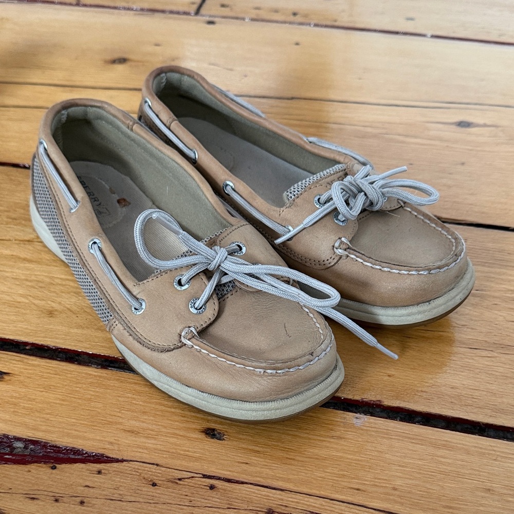 Sperry Women's Beige Boat Shoes